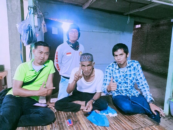 Kunjungan Silaturahmi Kerumah Eyang/Engkong (Pak RT 05) Lingkungan Basecamp GTS